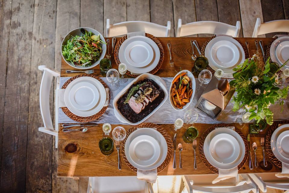 Barn and table catering dish