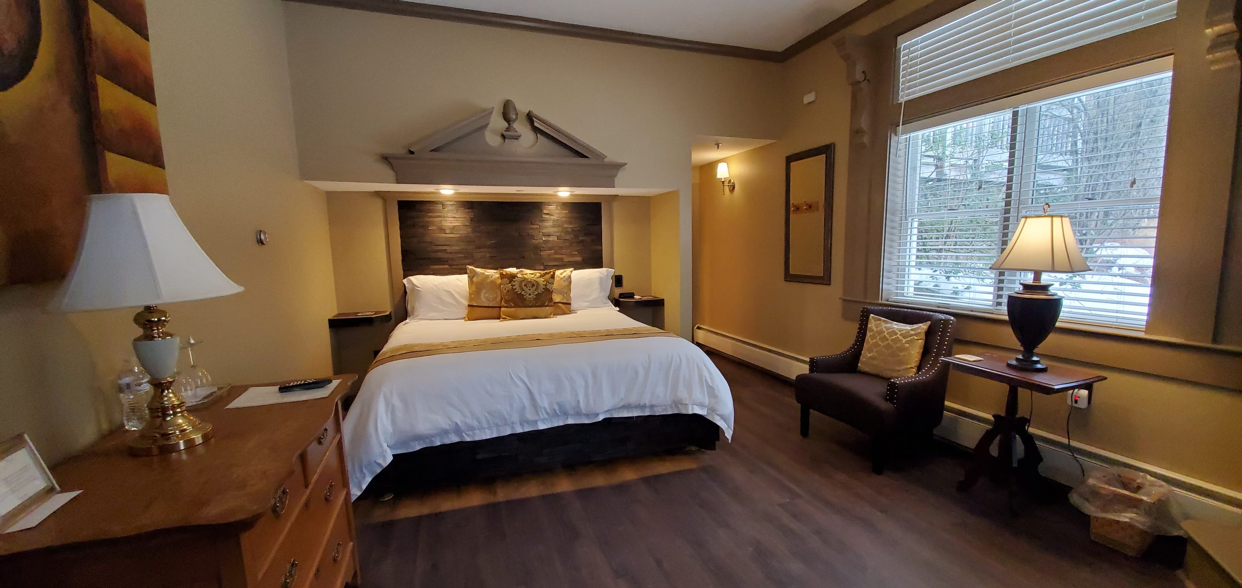 Bedroom and interior in blackberry inn