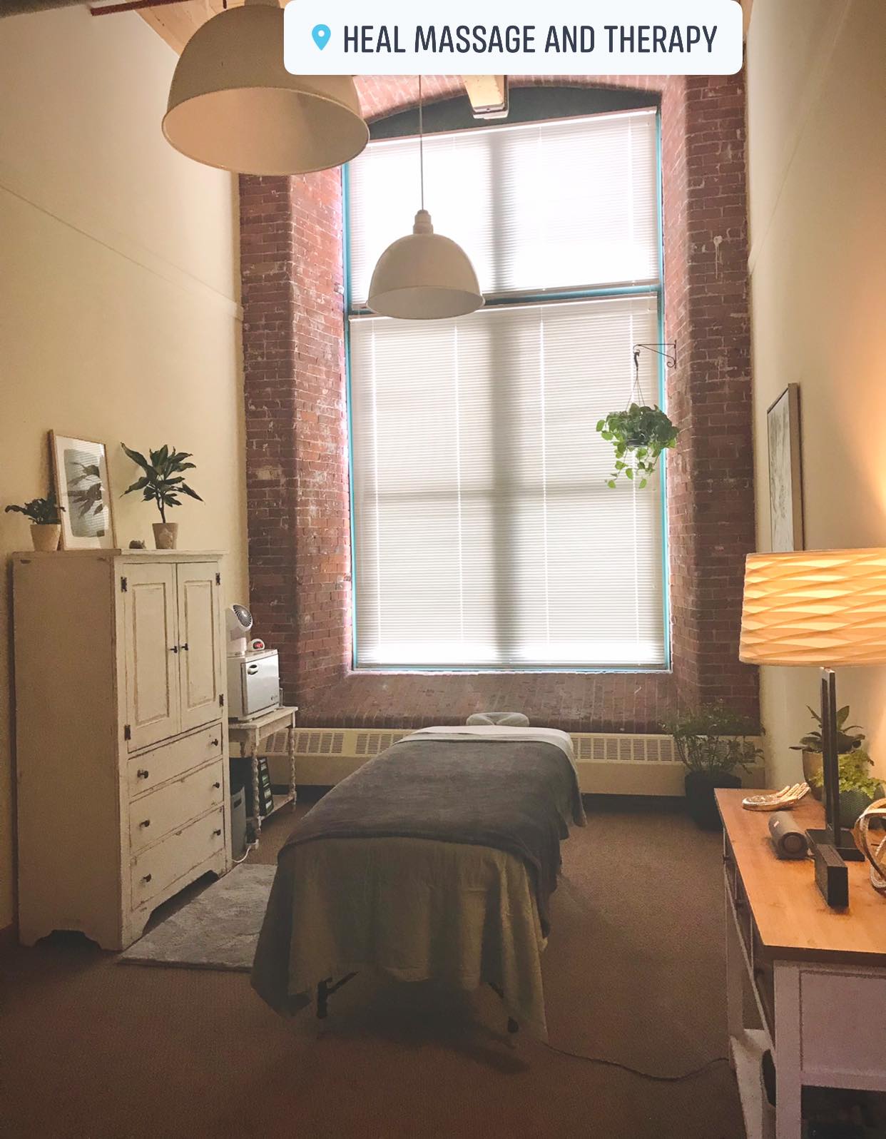 Heal massage and therapy room